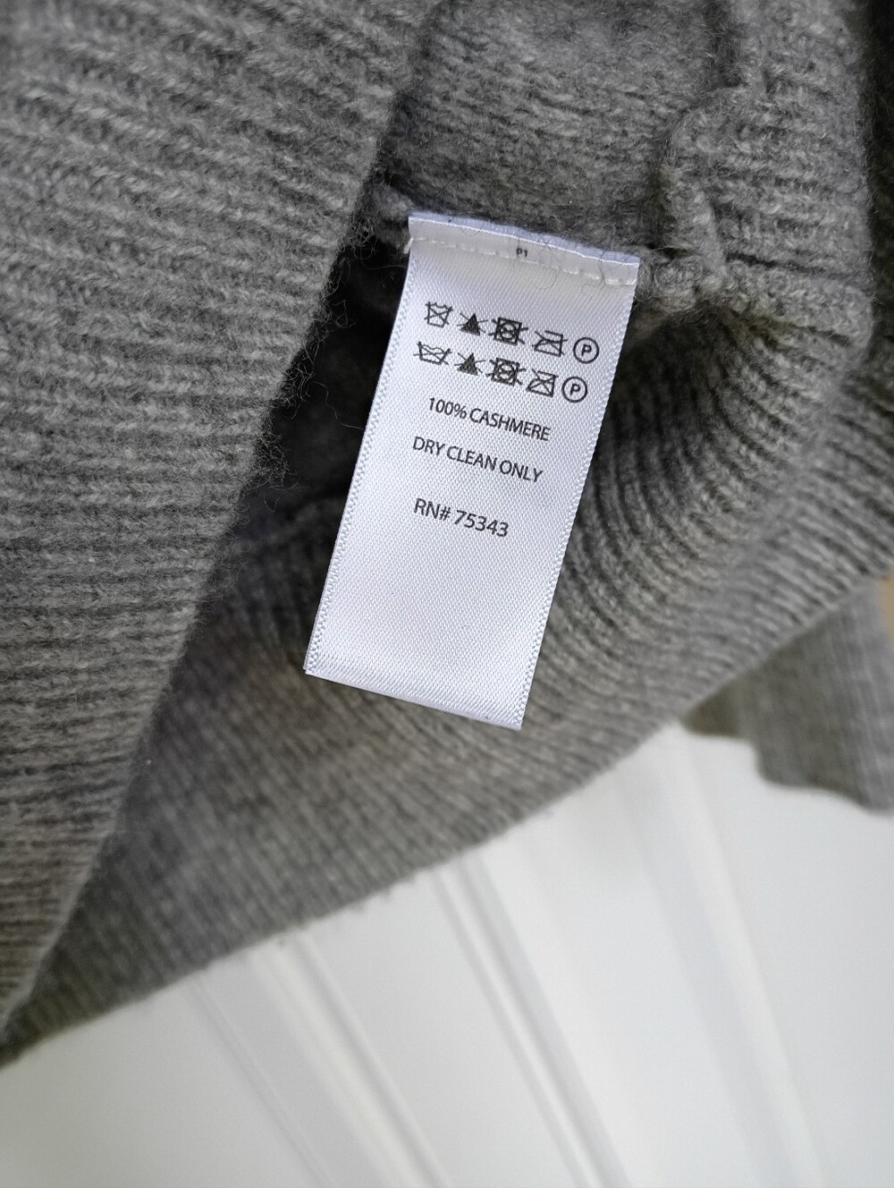 Rachel Zoe 2-Ply Cashmere Sweater Grey Pullover Knit Women Sz Small - Picture 8 of 8